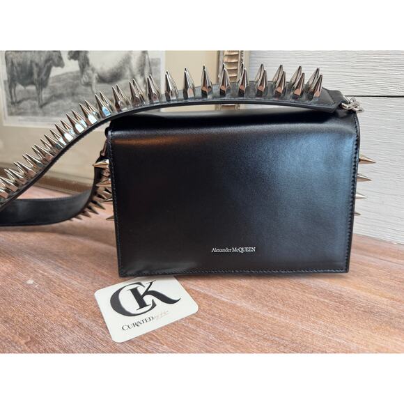 Alexander McQueen Black Leather Spiked Skull Bag NIB - Picture 4 of 8